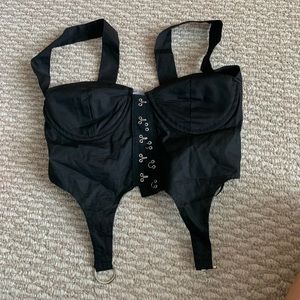 pretty little thing crop top